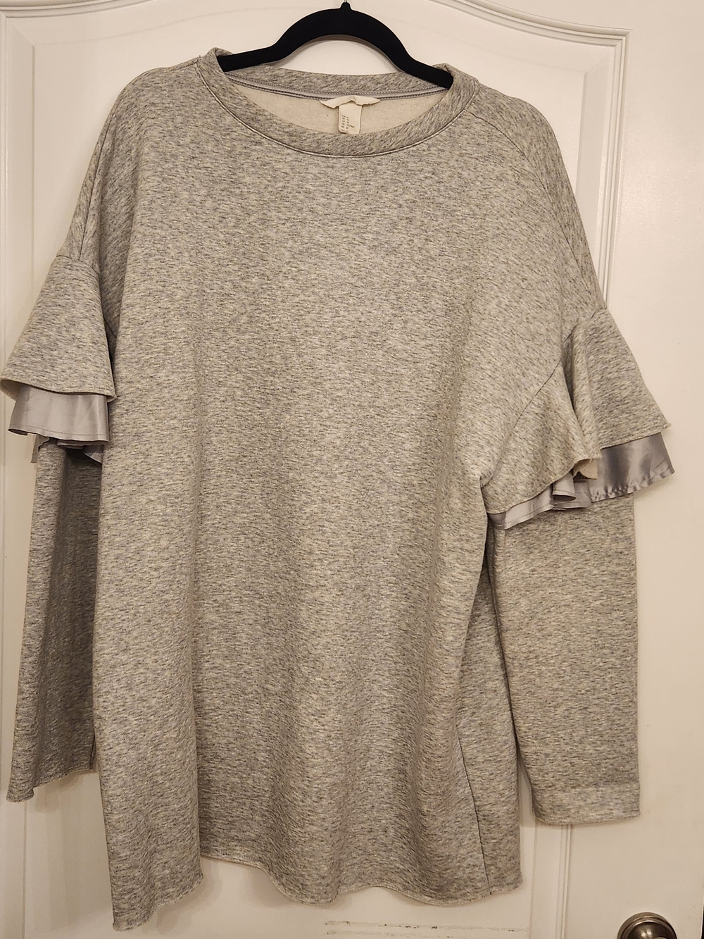 H&M Light Gray Ruffle-Sleeve Sweatshirt